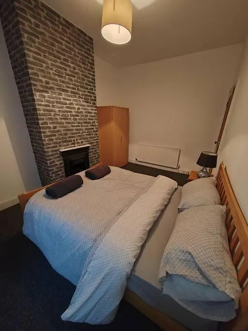 Church View House,2Bed,Brighouse Central Location Apartman